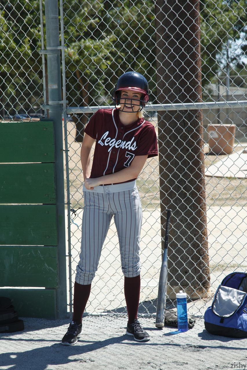 Sporty blonde Morgan Attwood flashing tiny tits & hot ass in a softball field(3)