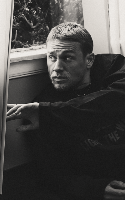 Charlie Hunnam - Page 2 QijDw8pV_o