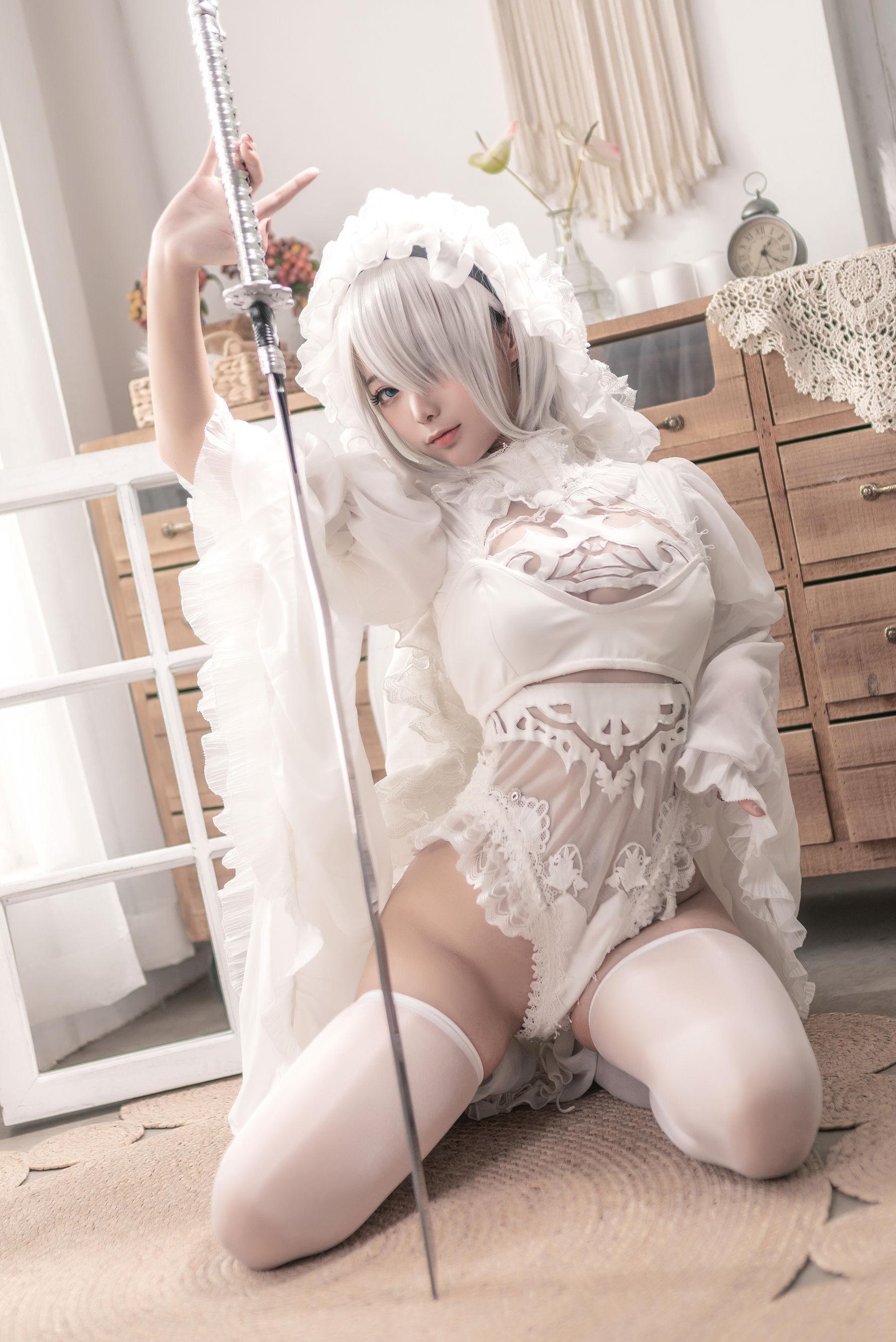 [Cosplay] 蠢沫沫 – 尼尔纪元 白花嫁 写真套图(16)