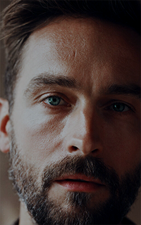 Tom Mison UJf5oESe_o