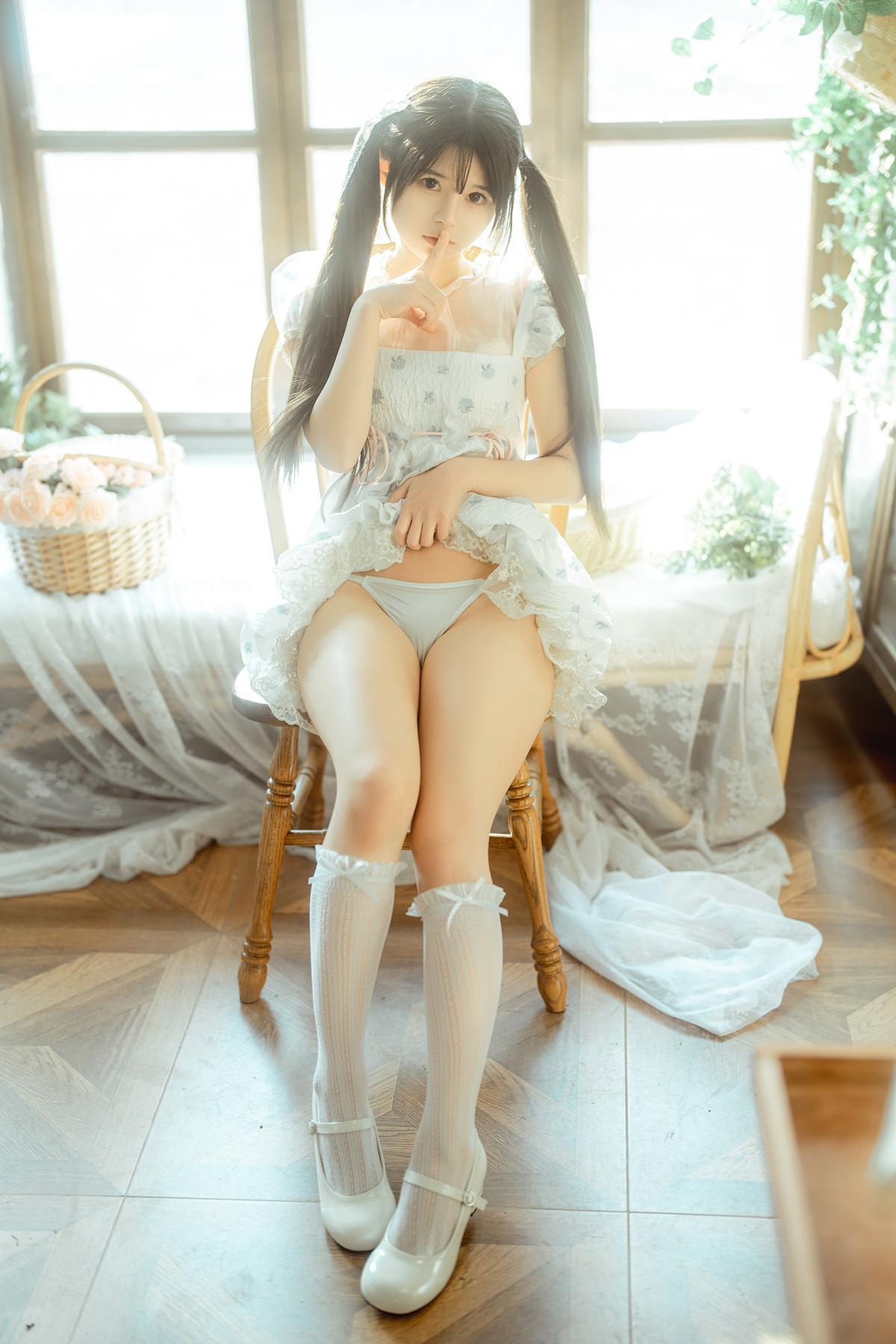 Cosplay Rua阮阮 花房 小裙子(31)