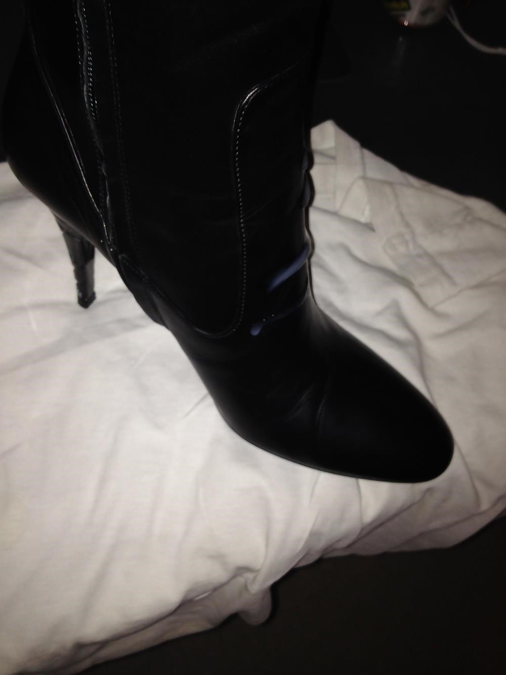 Black burberry rain boots-9603
