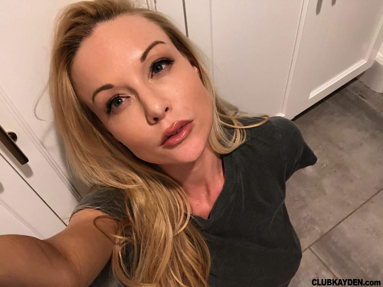 Hot blond Kayden Kross sports long nipples while taking masturbation selfies(1)