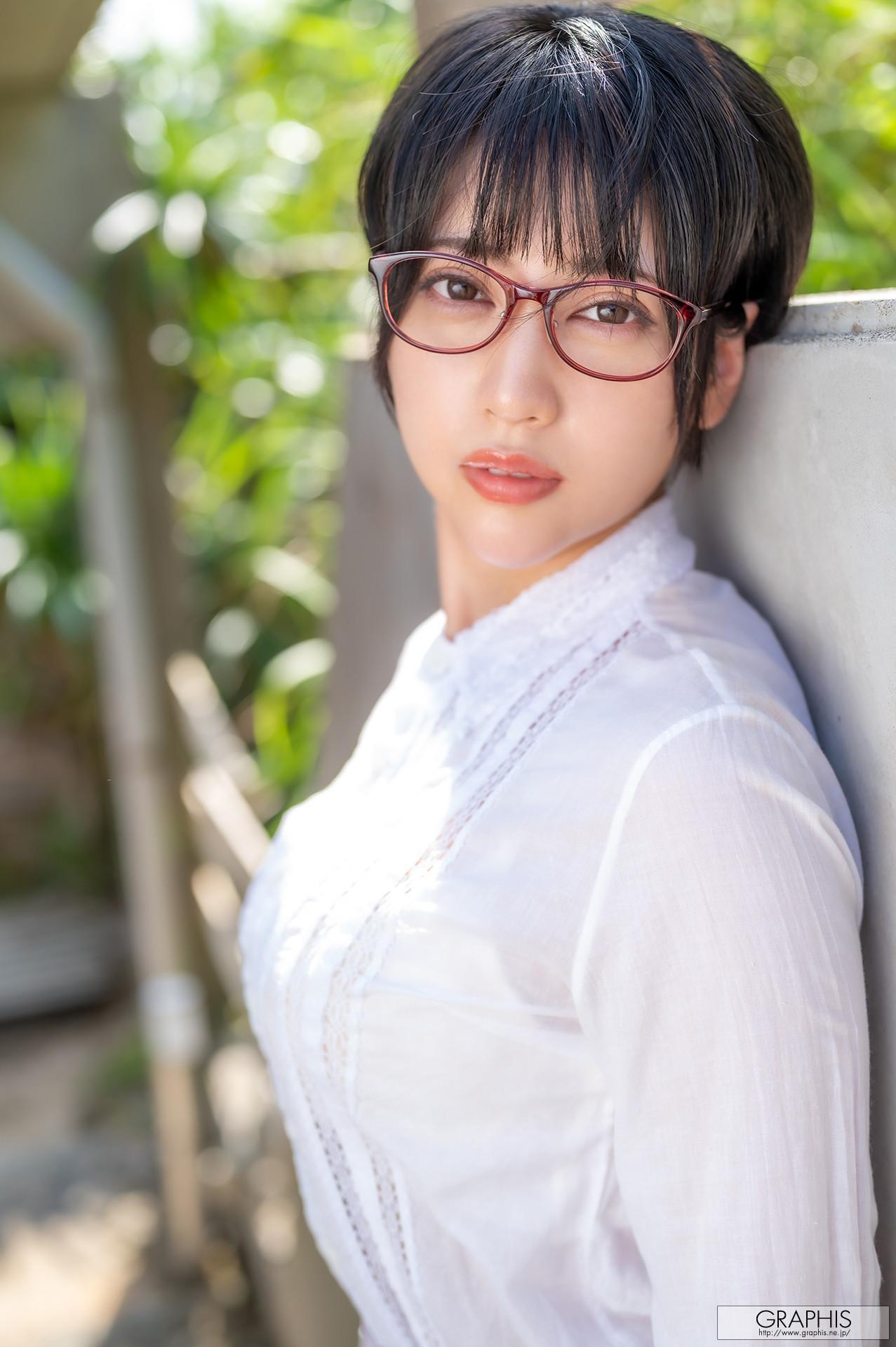 Hibiki Natsume 夏目響, [Graphis] Gals 「Modest and Mature!」 Vol.07(1)