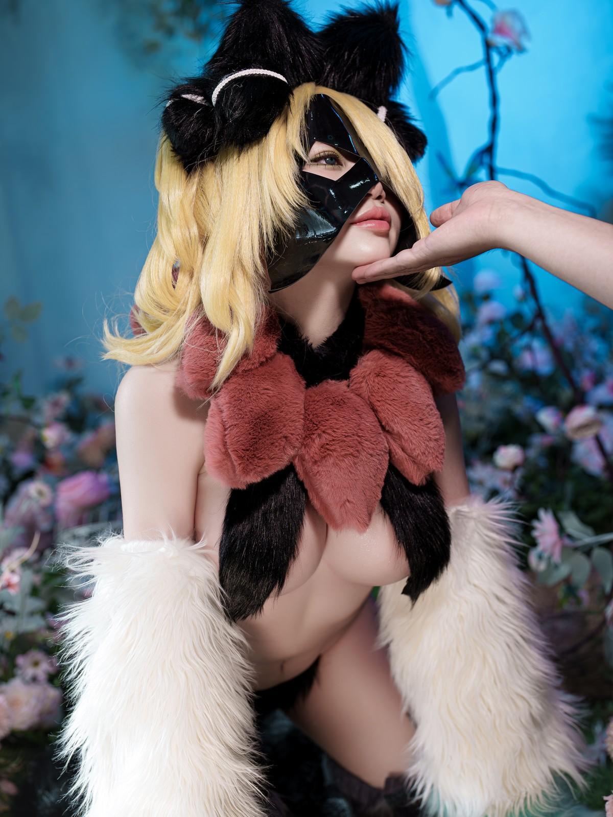 Cosplay ZinieQ Cynthia in Meowscarada Costume(14)