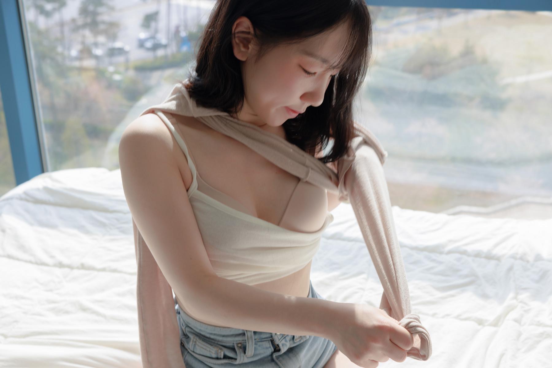 Han Yeri 한예리, [SWEETBOX] Yeri 12th Nude Photobook Set.01(34)