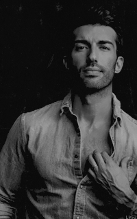 Justin Baldoni 75HncspF_o