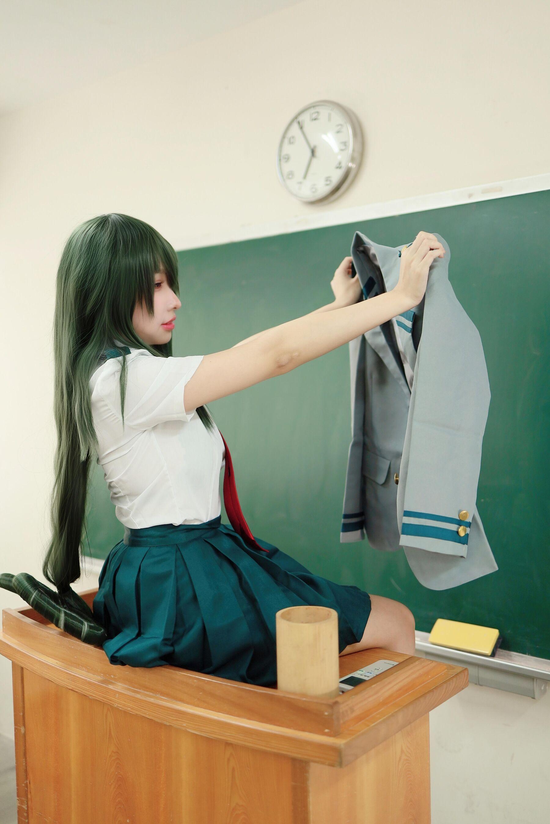国模套图 慕慕Momo《蛙吹梅雨 学生服 Asui Tsuyu》(23)