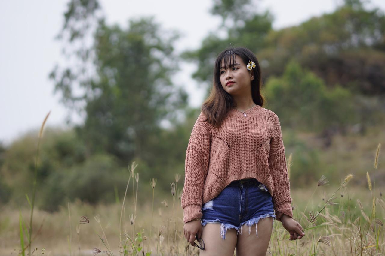 Stunning Asian babe poses in her jean shorts & sweater in public(19)