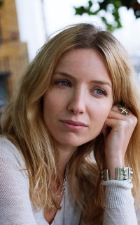 Annabelle Wallis ERzUKCkM_o