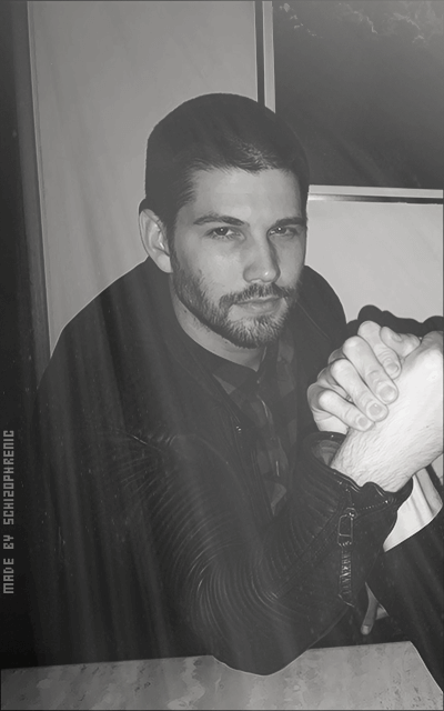 Casey Deidrick WaQXQrOS_o