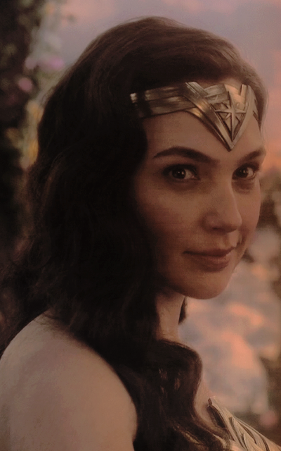 Gal Gadot DwcTBqgl_o