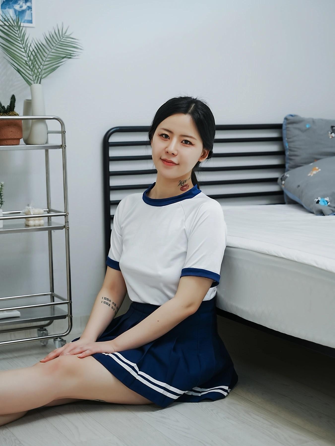 Choi Ri 최리, Photobook Vol.01 「Bloomers」 Set.01(32)