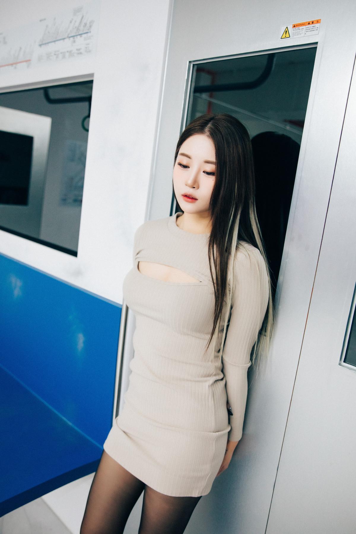 Jeong Bomi 정보미, [Loozy] Bondage Subway Set.01(17)