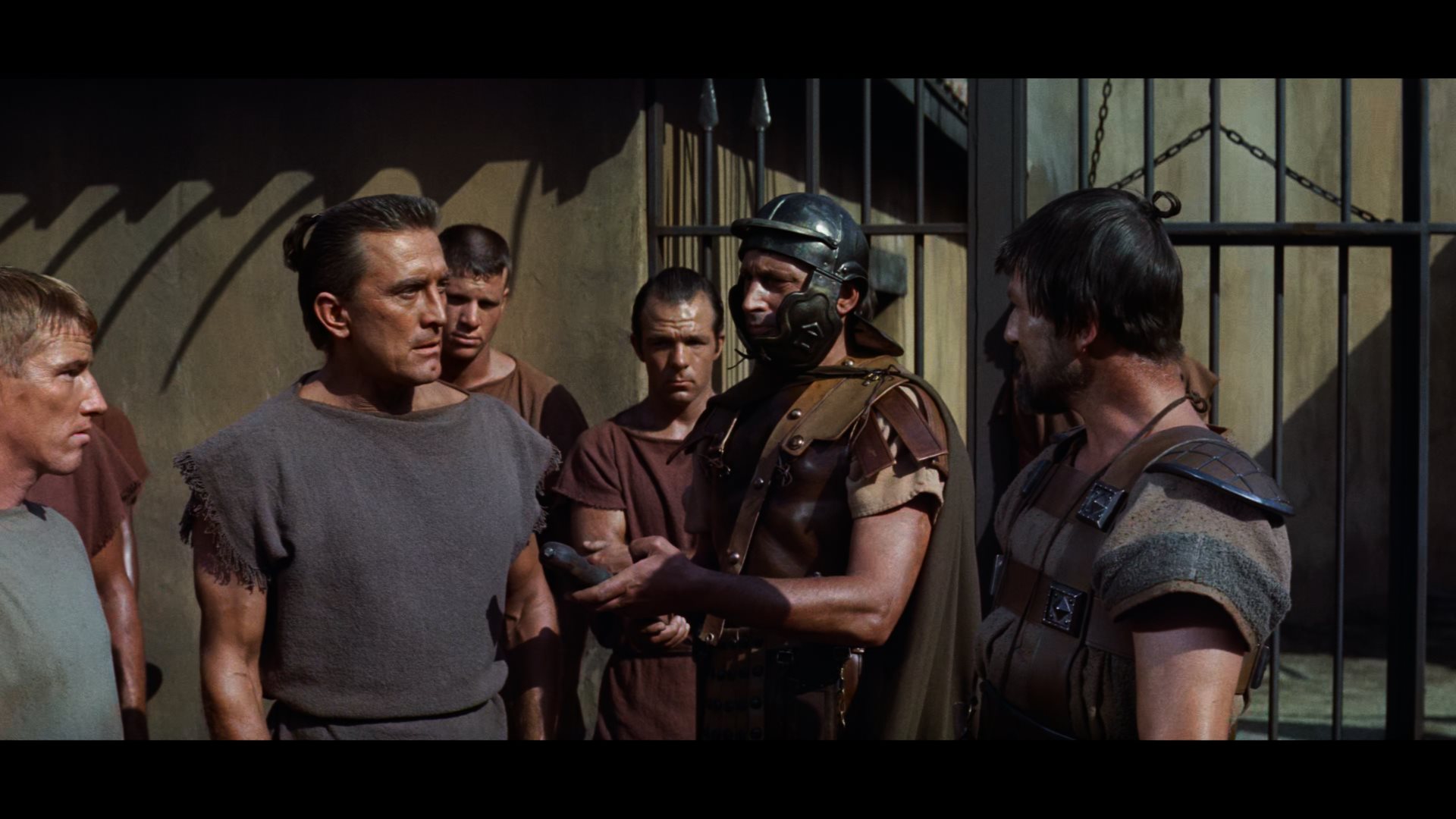 Spartacus.1960.2160p.UHD.HDR.BluRay.x265.10bit.DD5.1.[WMAN-LorD]