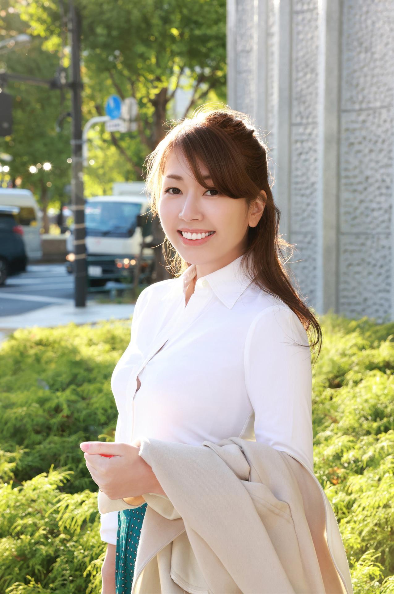 Kayo Sugimoto 杉本佳代, 週刊現代デジタル写真集 『衝撃の完全ヌード』 Set.01(2)
