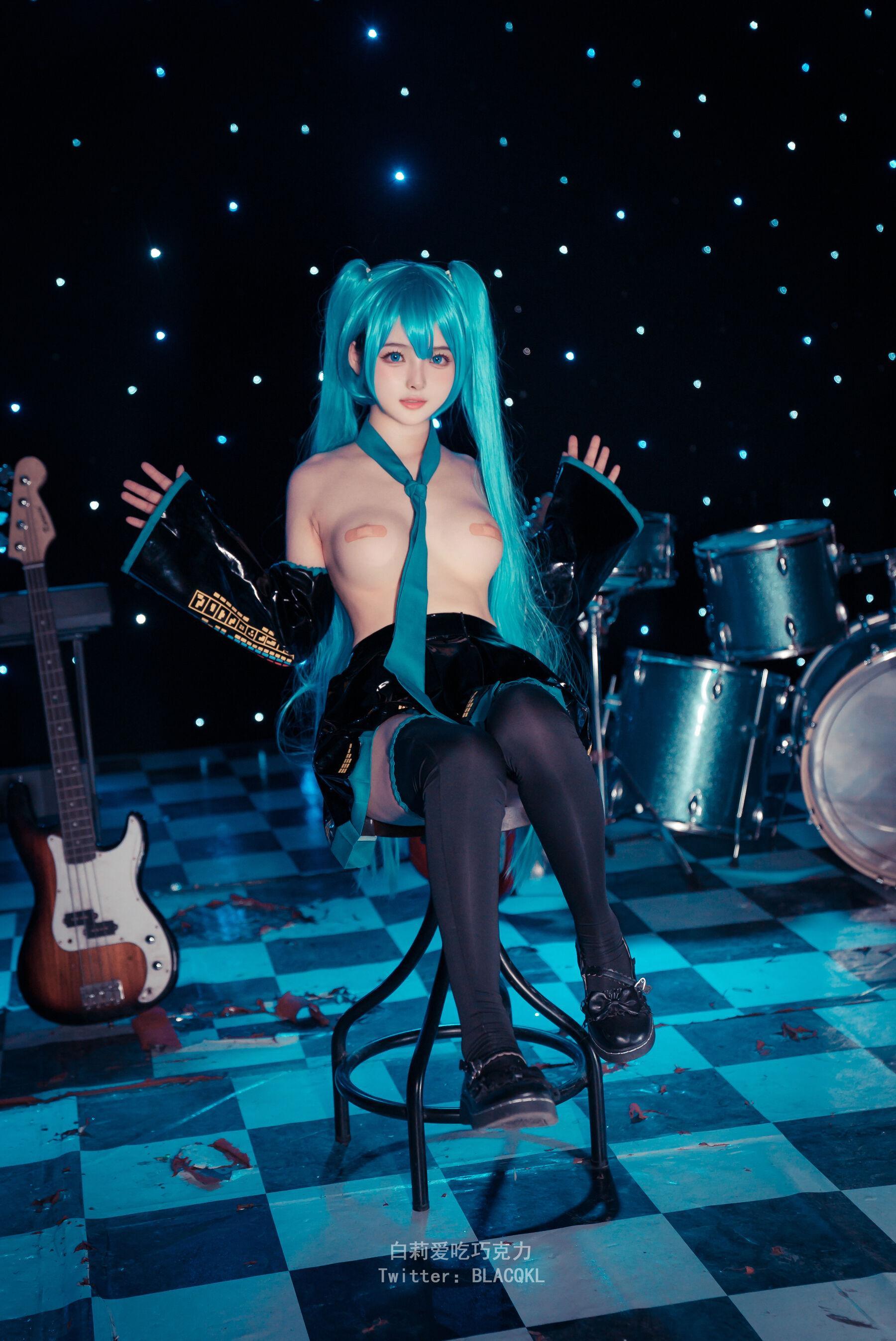 国模人体 白莉爱吃巧克力《未来初音 Miku》(44)