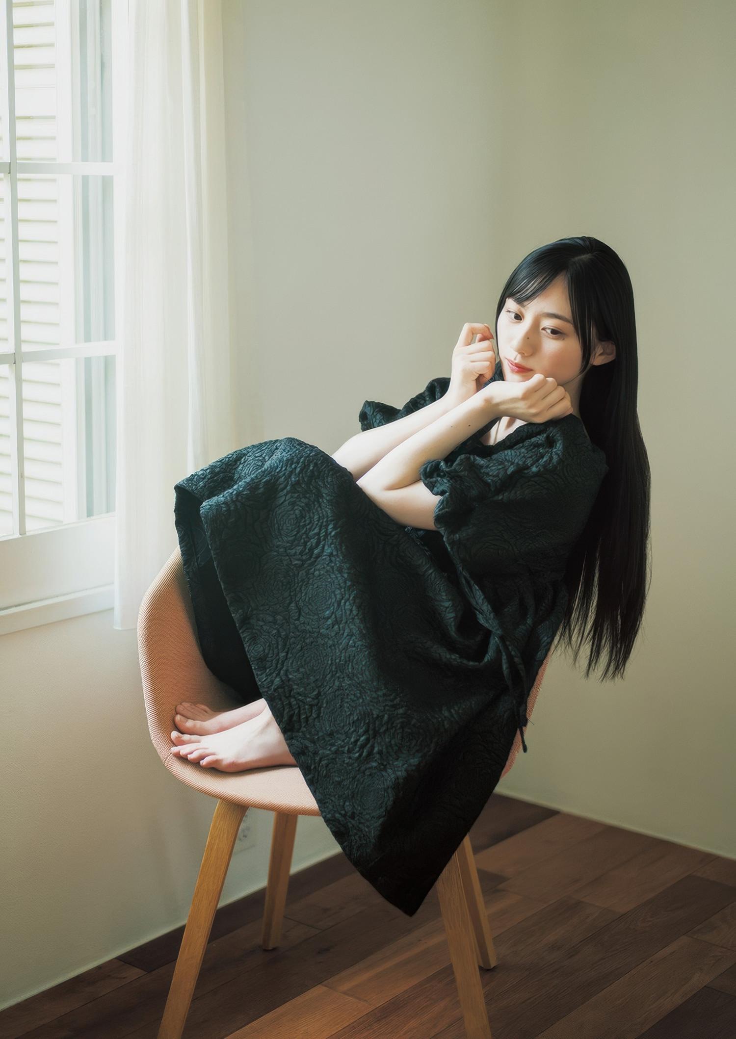 Sakura Kawasaki 川﨑桜, Young Jump 2025 No.35 (ヤングジャンプ 2025年35号)(2)