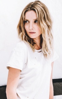 Annabelle Wallis FZdm1hno_o