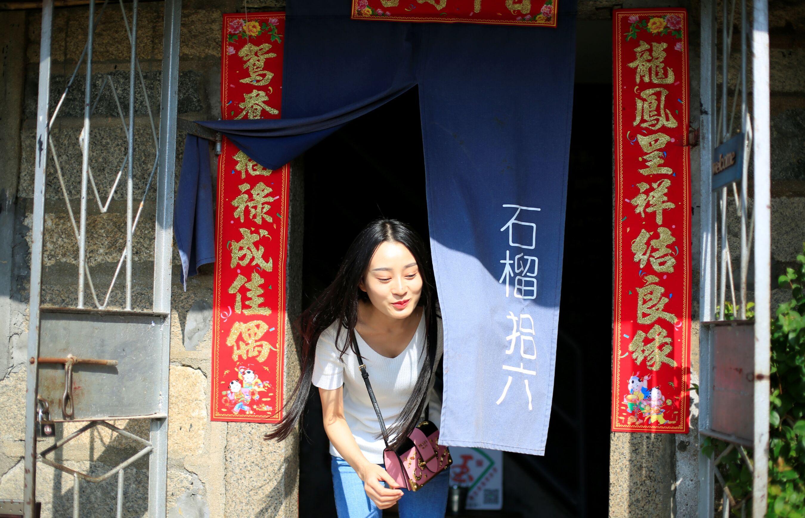 国模套图 素人私房流出(318)
