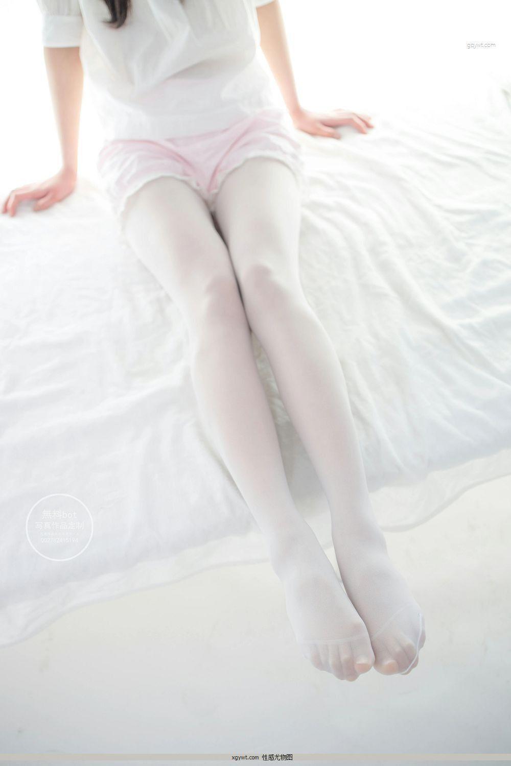 [森萝财团]有料 NO.023 出镜 萝莉女孩 雪糕 浅色短袖与粉红短裤加浅色美腿丝袜私房高清图(12)