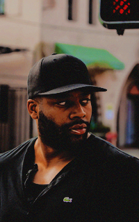 LaRoyce Hawkins BpqX1GX7_o