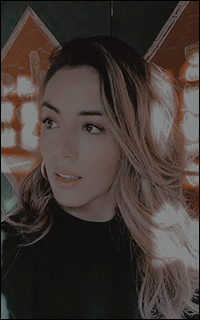 Chloe Bennet PoiBzjXU_o