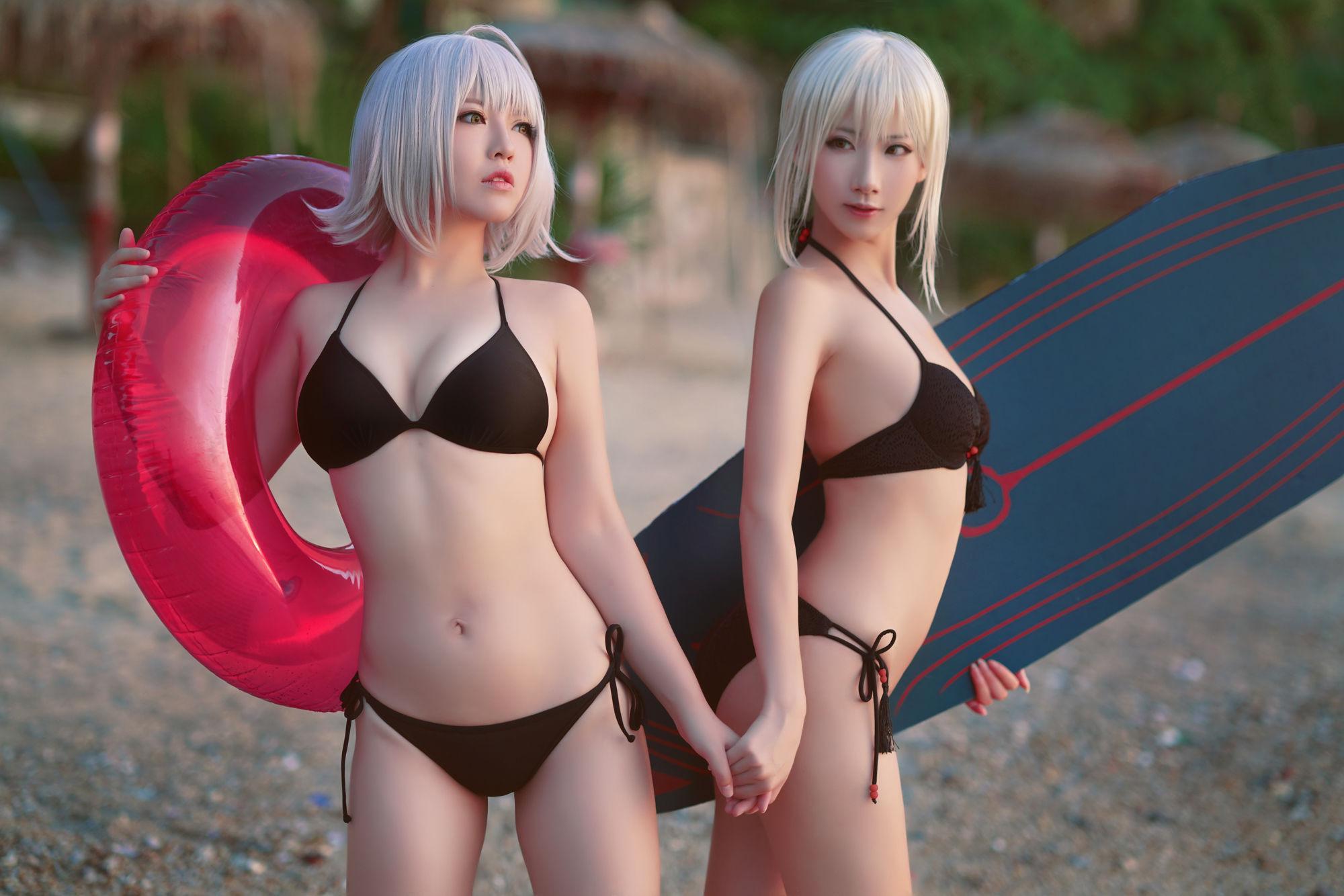 [网红COSER] 半半子&索索sophia – 海边泳装(19)