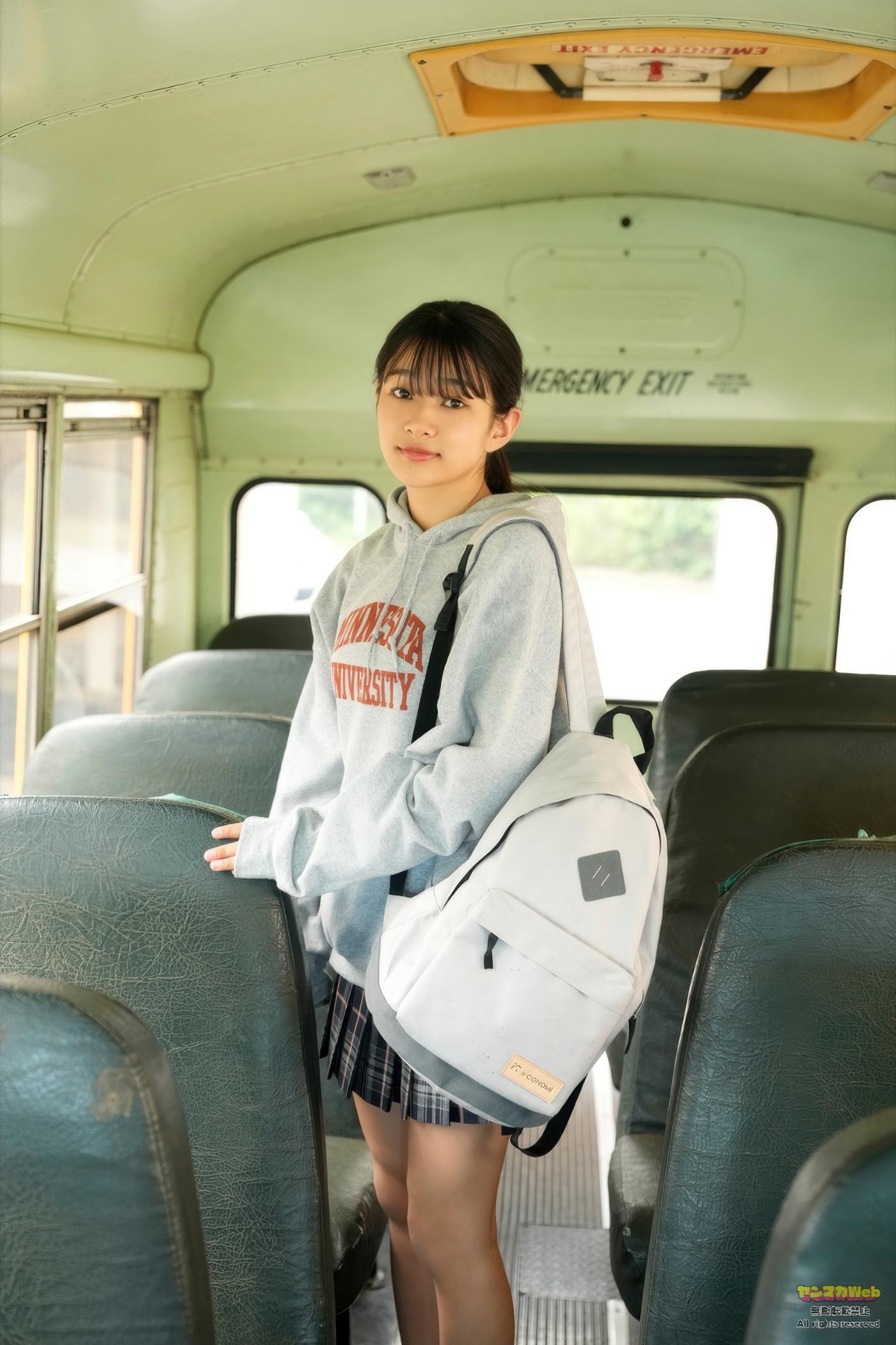 Karina Nizisaki 虹咲カリナ, Young Magazine 2025 No.30 (ヤングマガジン 2025年30号)(5)