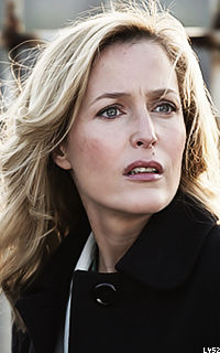 Gillian Anderson AKRVW8RE_o