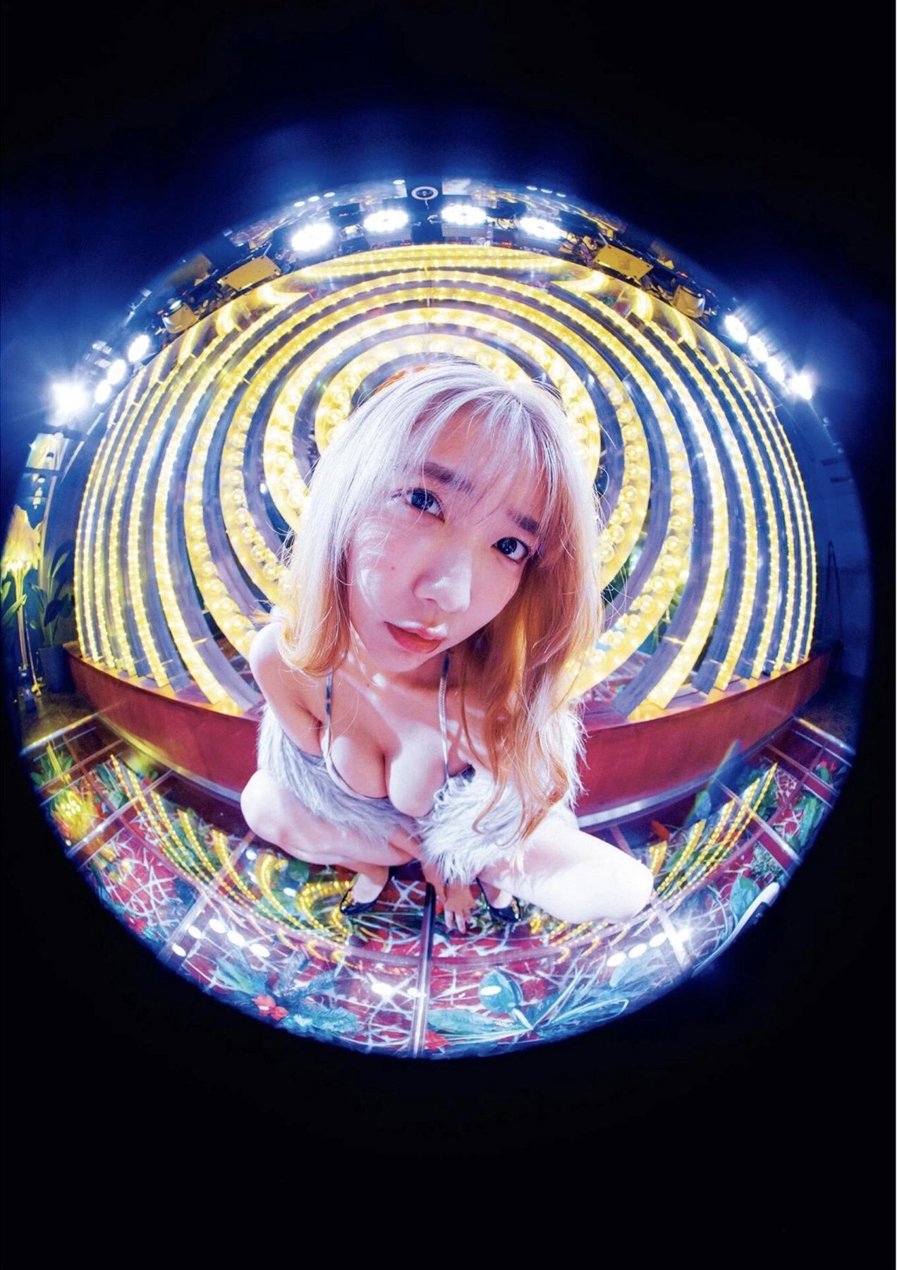 Kisumi Amou 天羽希純, B.L.T. 写真集 Monster Round 3(12)