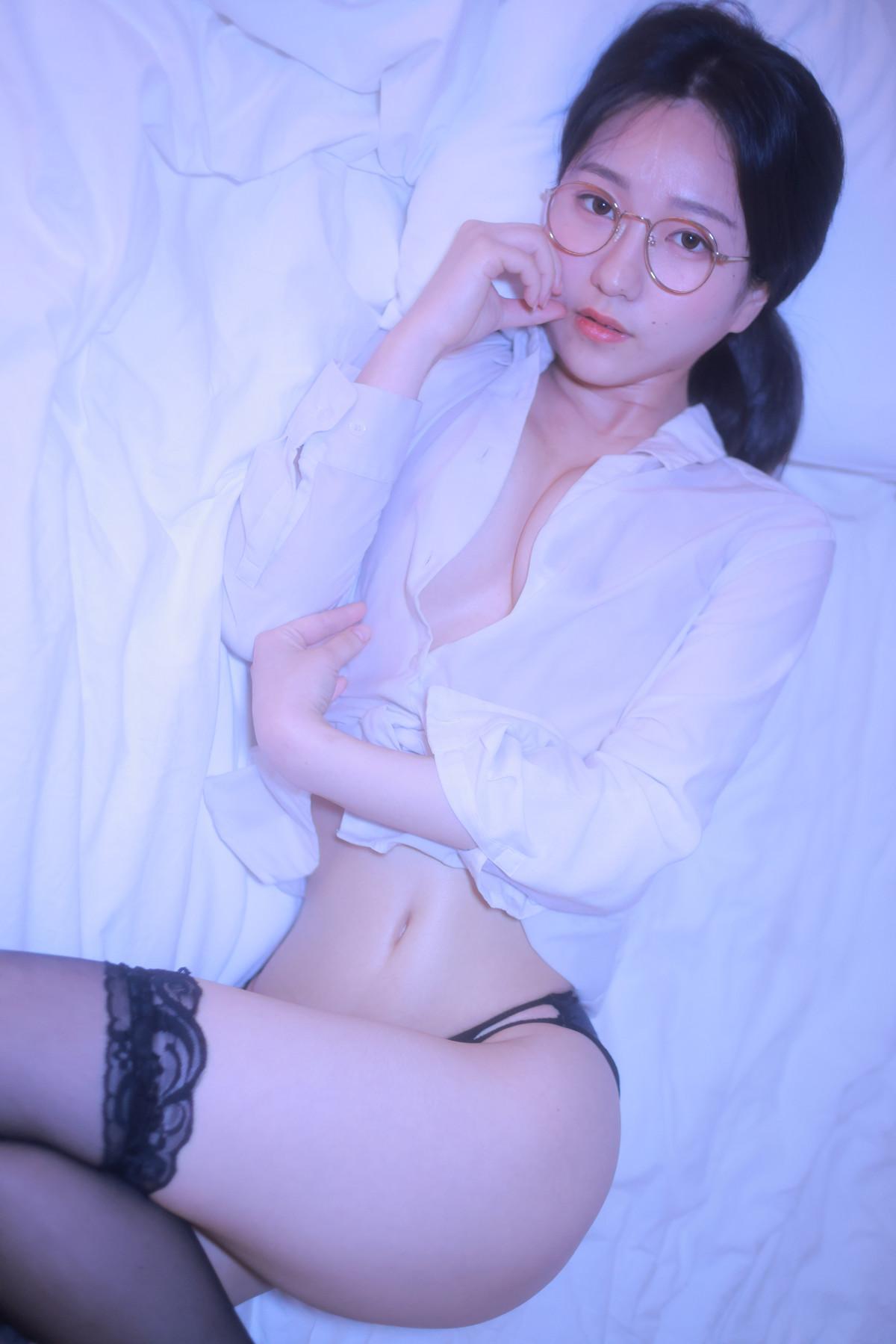 Sehee 세희, Photobook ‘ Glasses Shirt’ Set.02(10)