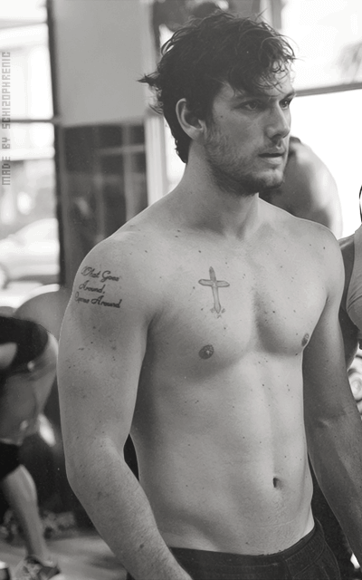 Alex Pettyfer QOG5RoCk_o