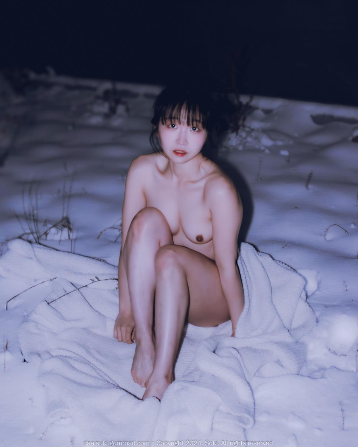 Suki 숙희, Photobook “Snowy Night” Set.02(1)