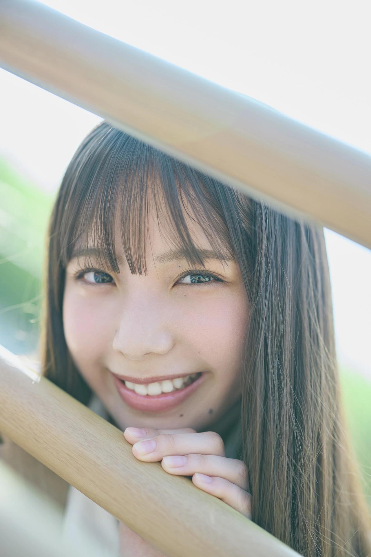 Izuki Shimoda 下田衣珠季, Young Magazine 2025 No.44 (ヤングマガジン 2025年44号)(14)