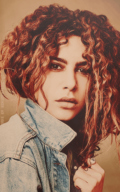 Nadia Hilker TMBwukQW_o