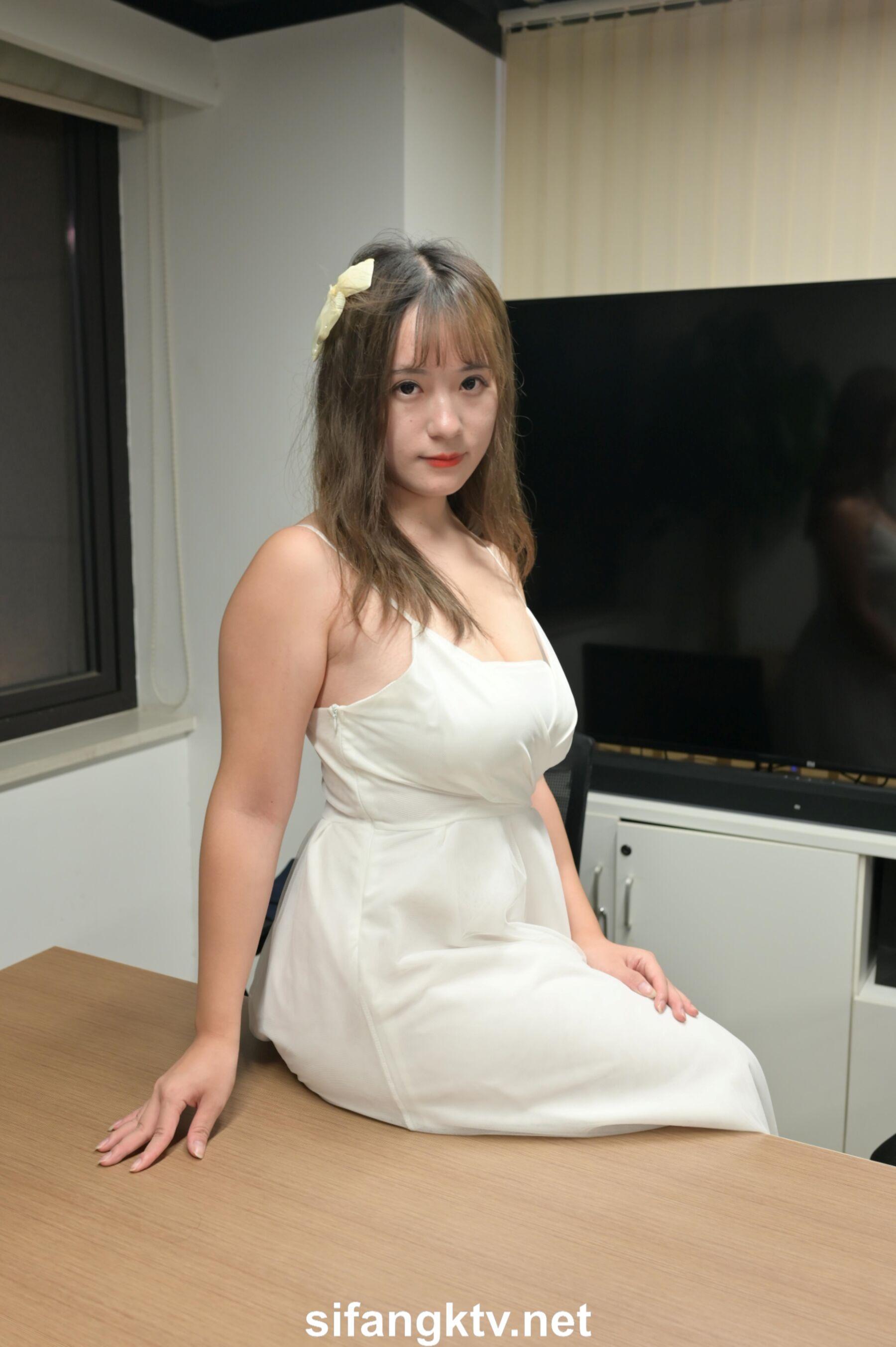 国模人体 国模小唯大尺度性爱人体私拍套图(102)