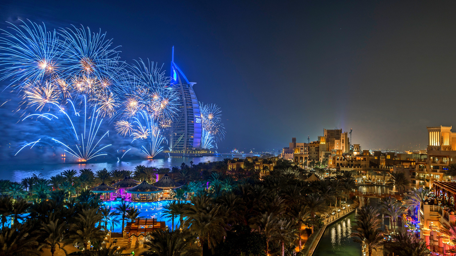 Jumeirah-Mina-A-Salam-Fireworks-Madinat-View.jpg