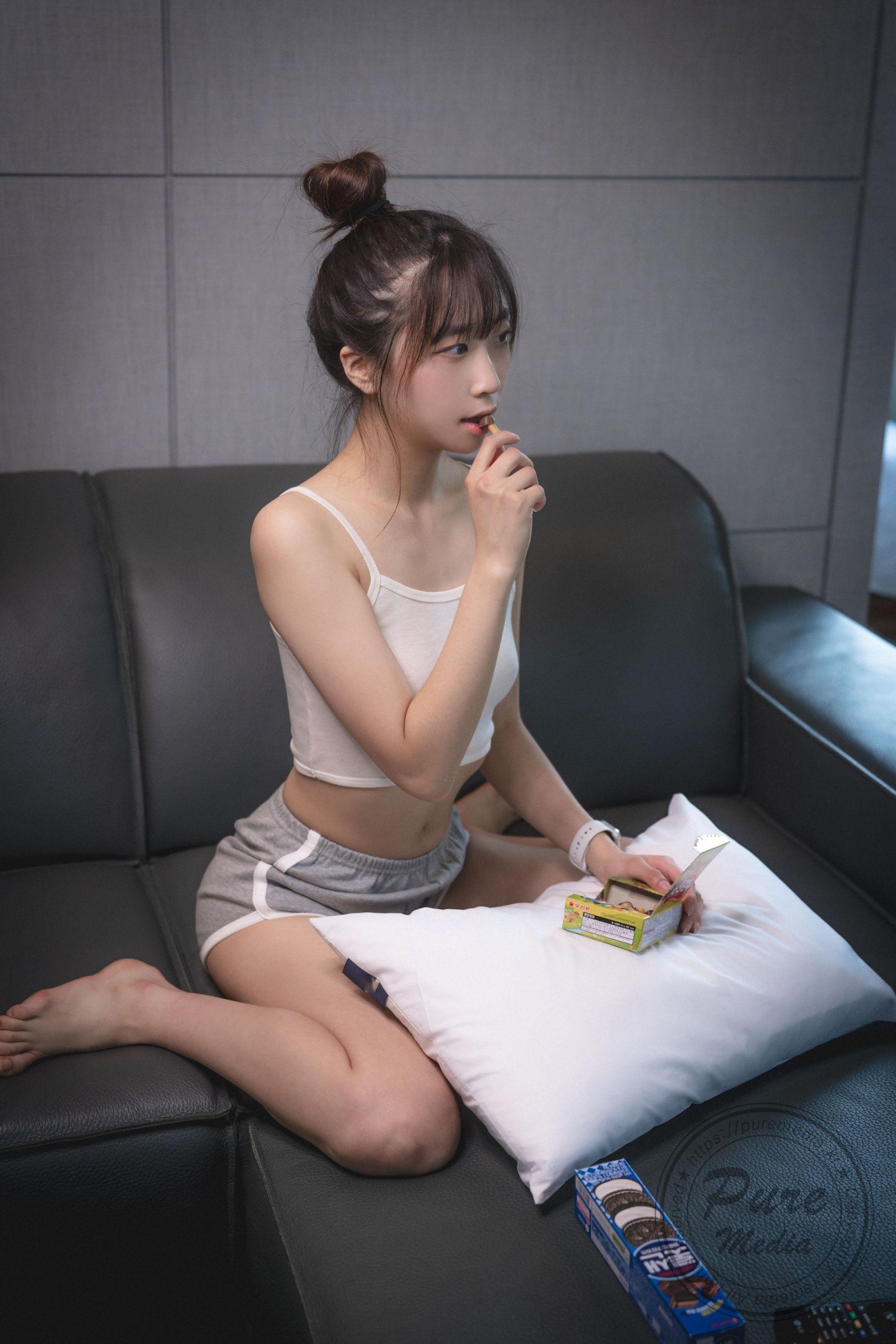 Pure Media Vol. 250 Hina《The Raped Influencer Girl》(70)