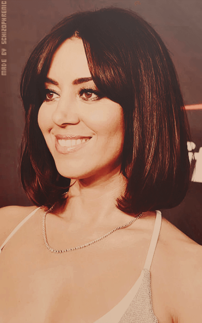 Aubrey Plaza AAKX3CIK_o