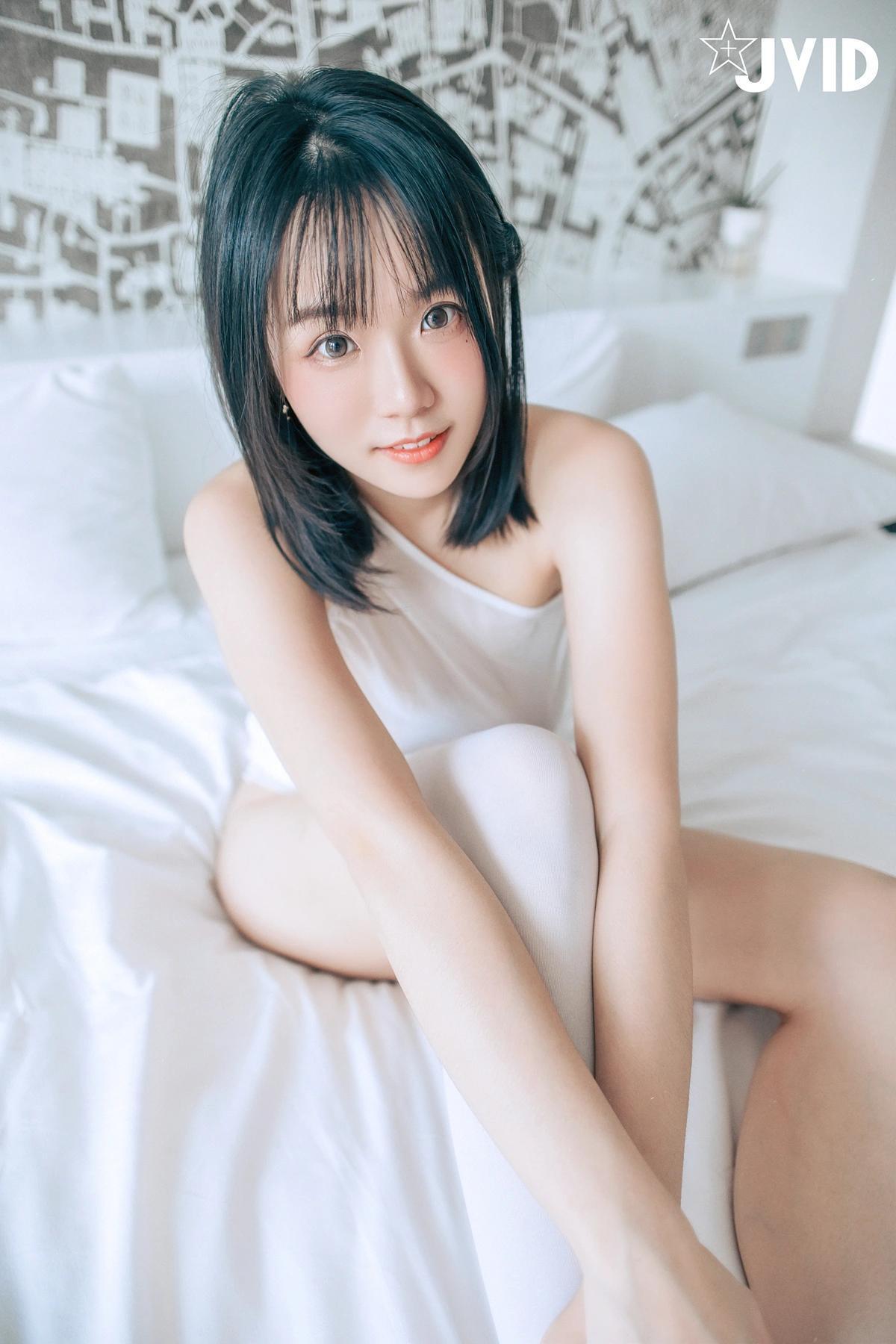 JVID Angela寶7 – 豪乳情婦の不倫旅行－寶七🫦跪舔肉棒的色色拜金萌妹🔥靈巧的舌頭舔來舔去😈 Set.03(30)