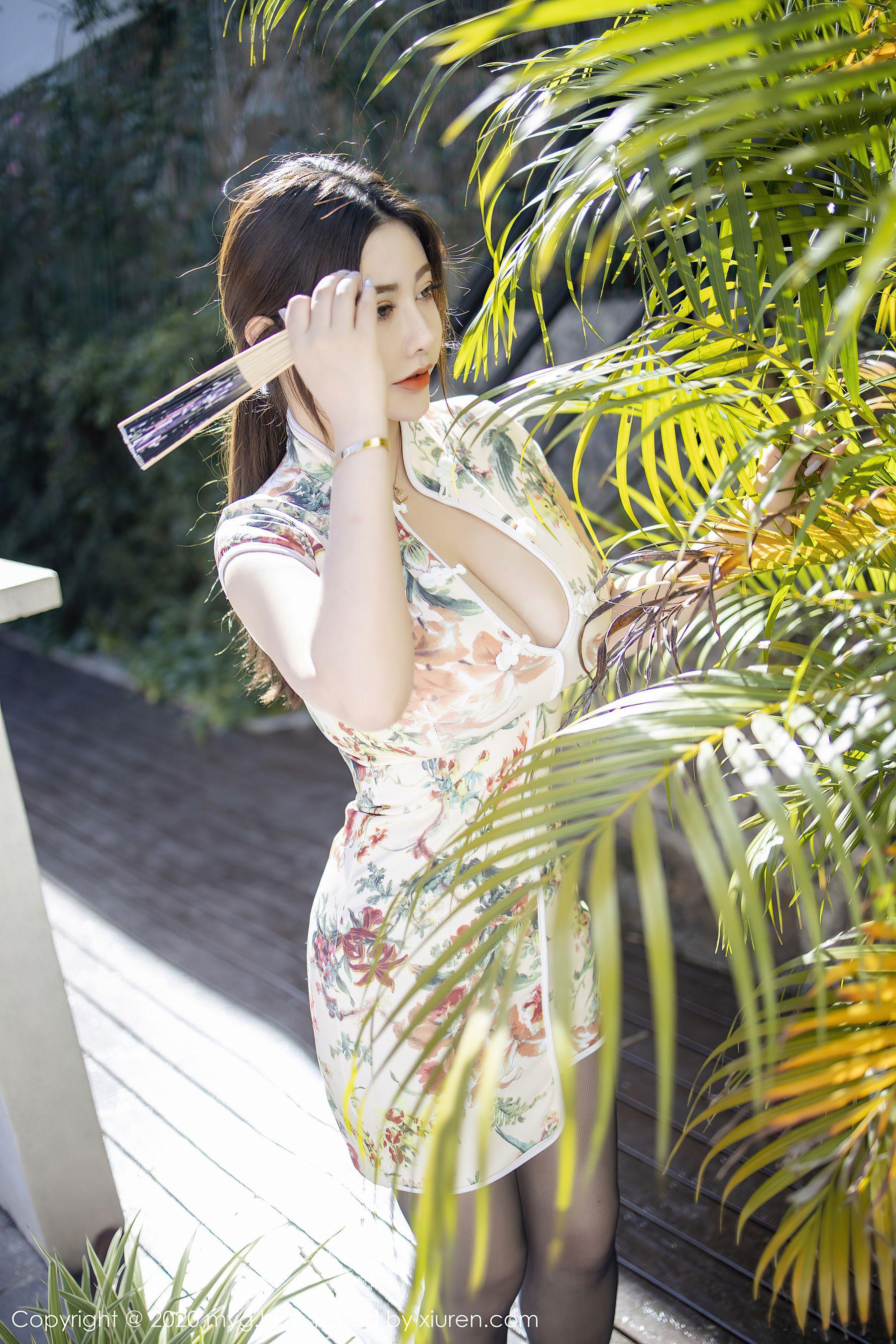 [美媛馆MyGirl] Vol.465 软软子 – 味旗袍与现代魅惑黑丝(14)