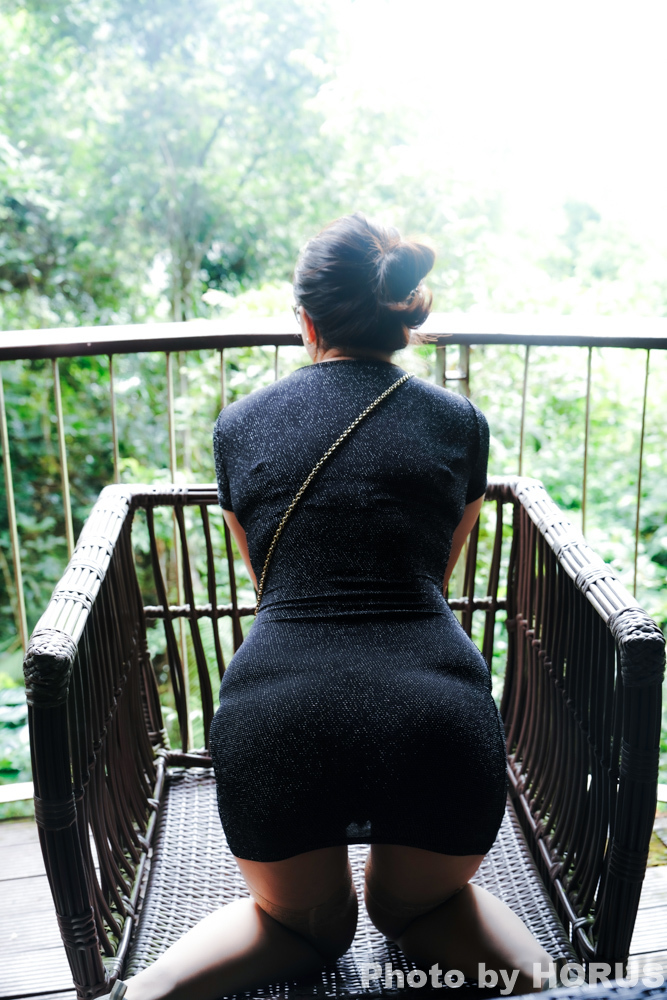 [H]黑色透视裙，森林公园露出[88P]