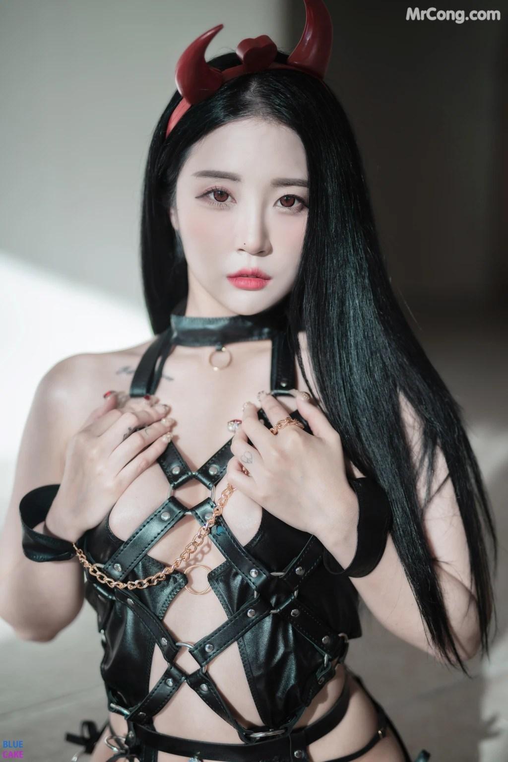 [BLUECAKE] Bomi (보미): Secret Halloween Daylight (68 photos)