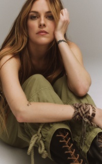 Riley Keough - Page 3 Qj9stemA_o