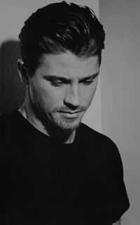 Garrett Hedlund 9AbYO4ok_o