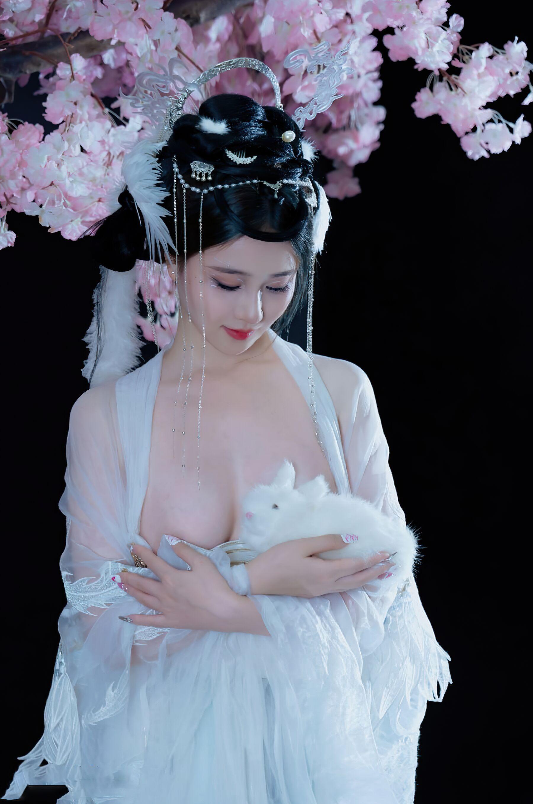 国模套图 年年《嫦娥仙子》(33)