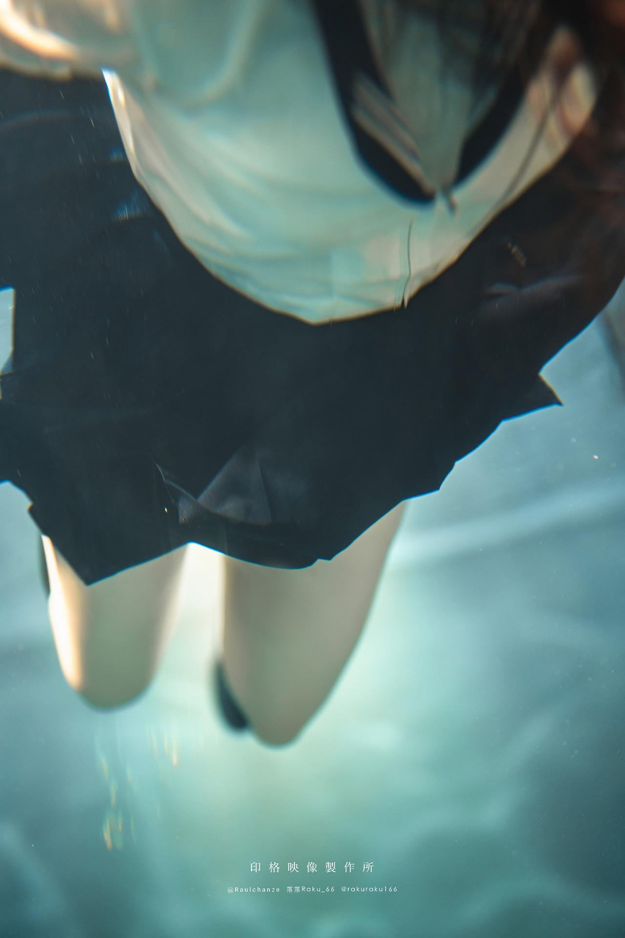 Cosplay 落落Raku – 水泳馆(2)