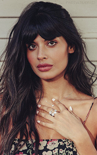 Jameela Jamil 6ZS0NTpP_o