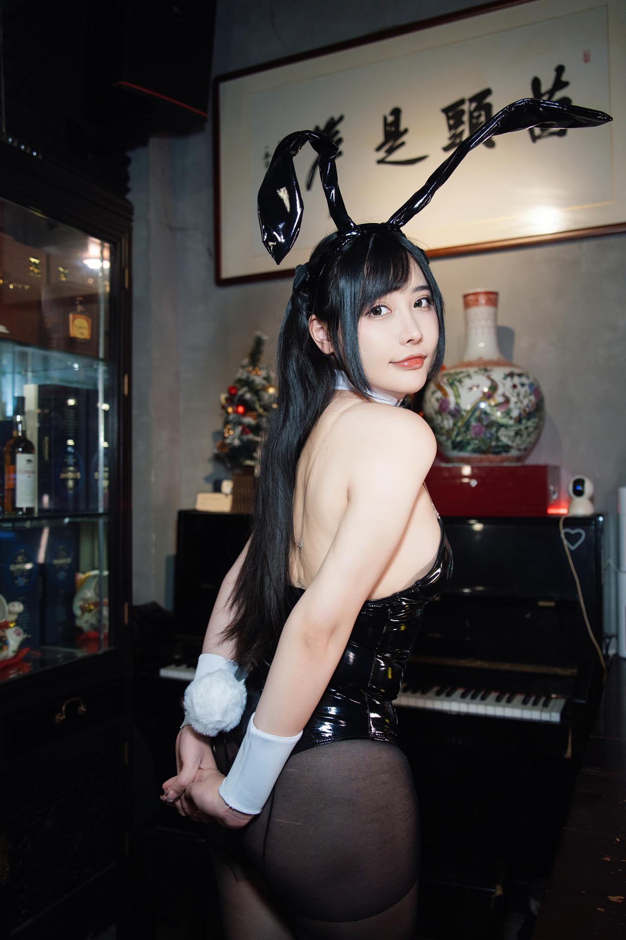 Cosplay 糖果果candy – 黑胶兔兔2 Set.01(38)